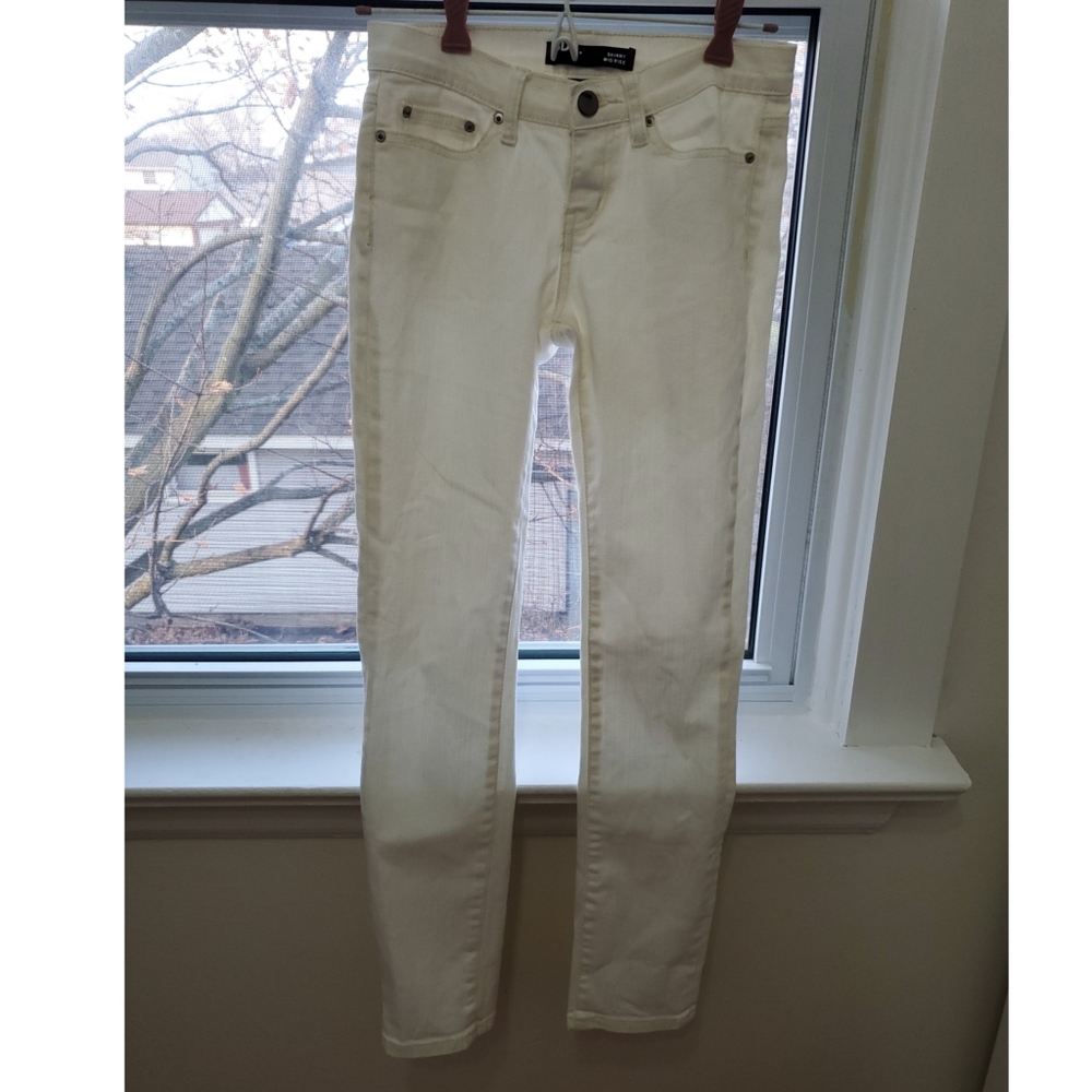 ⚪️BDG White Skinny Jeans